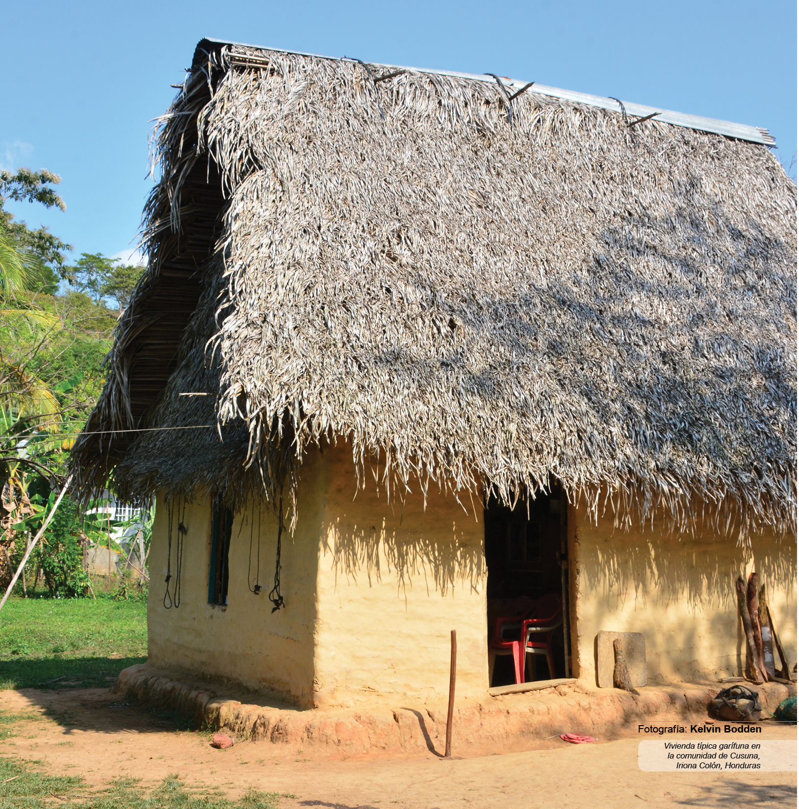 Vivienda típica garífuna en la comunidad de Cusuna, Iriona Colón, Honduras.